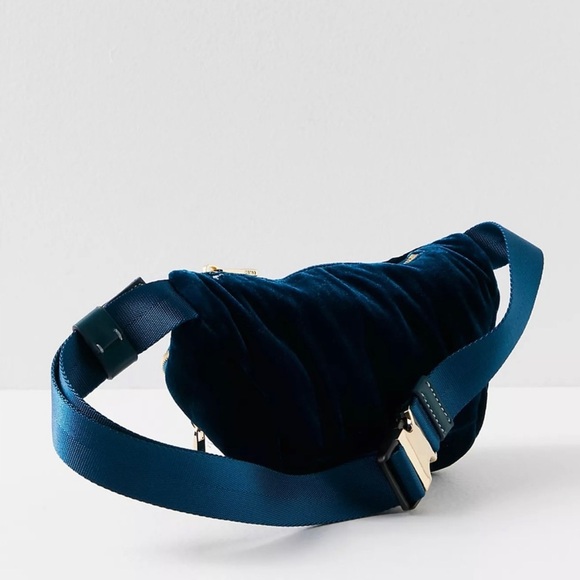 Free People Caraa Velvet Small Sling Bag in Midnight - Picture 4 of 5